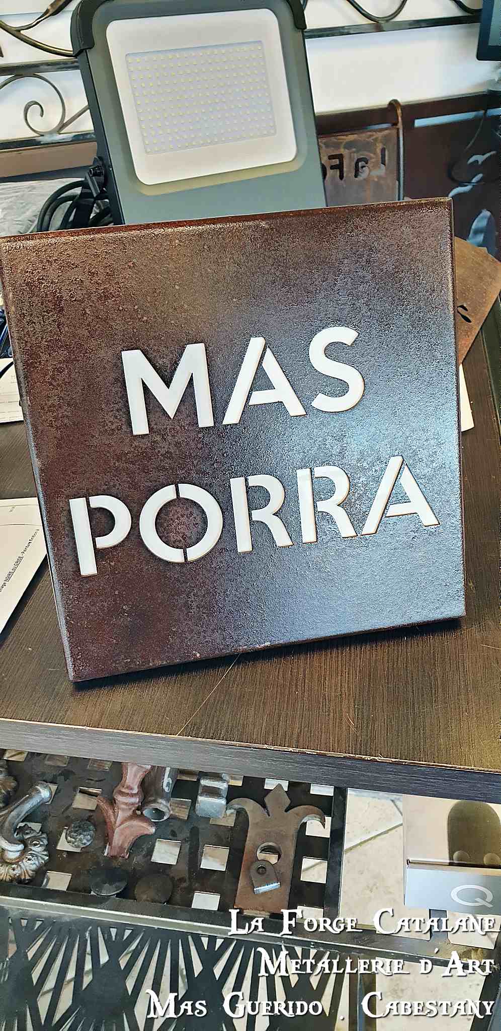 plaque maison decoupe laser rouille  forge catalane.jpg